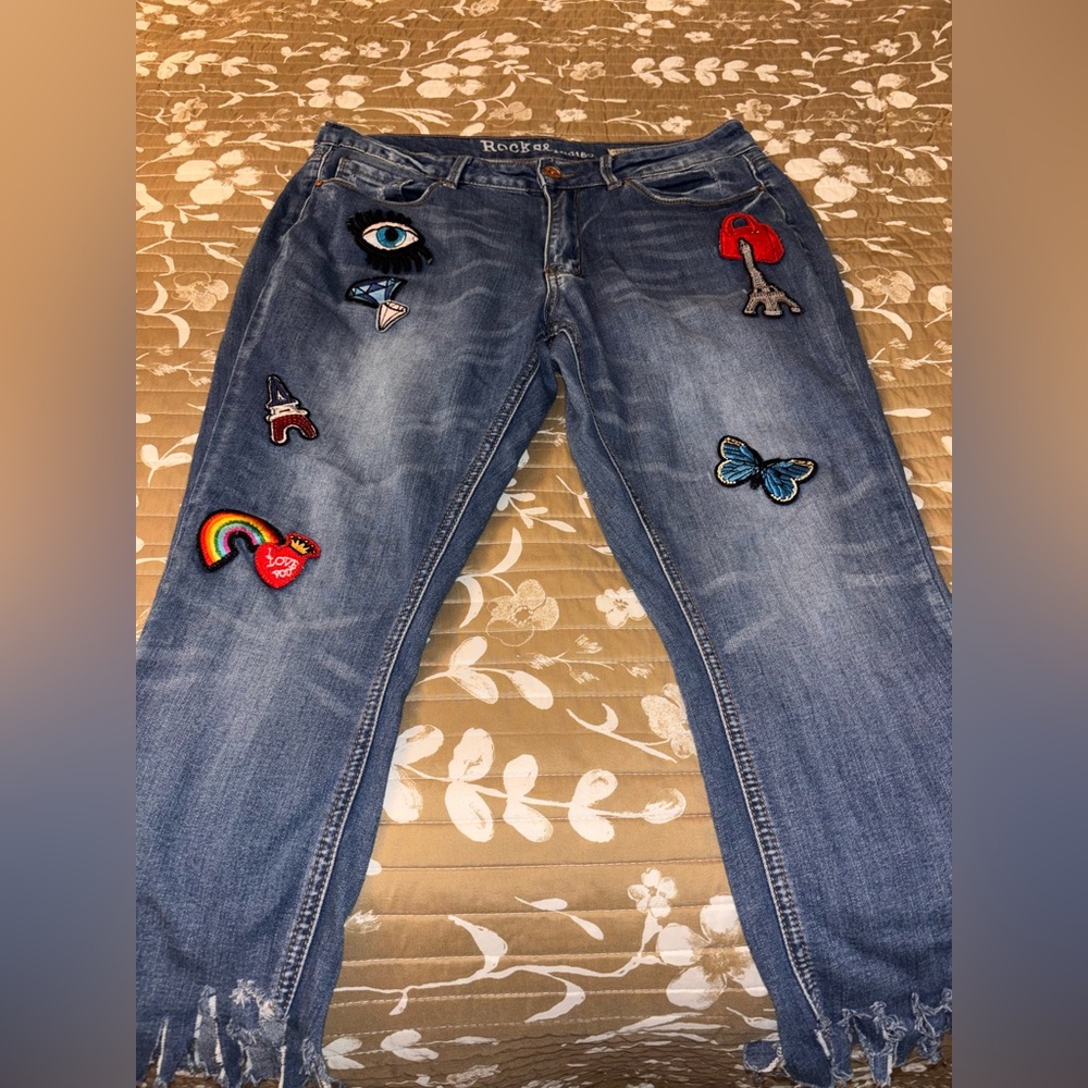 ROCKS & INDIGO Jeans With Multiple Patches And Pin Size 12/30 Frayed Ends